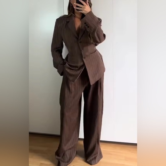 NEW Retail $158 Mad Money Brown Pinstripe Women´s Suit...
